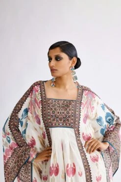 Rajdeep Ranawat Yolanda Multi-Color Geometric Print Kaftan -Deals Toggora Store 013122023rr07 4