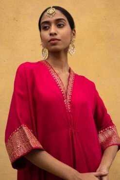 Jayanti Reddy Pink Embellished Kaftan With A Benarasi Border -Deals Toggora Store 050923jr02 4