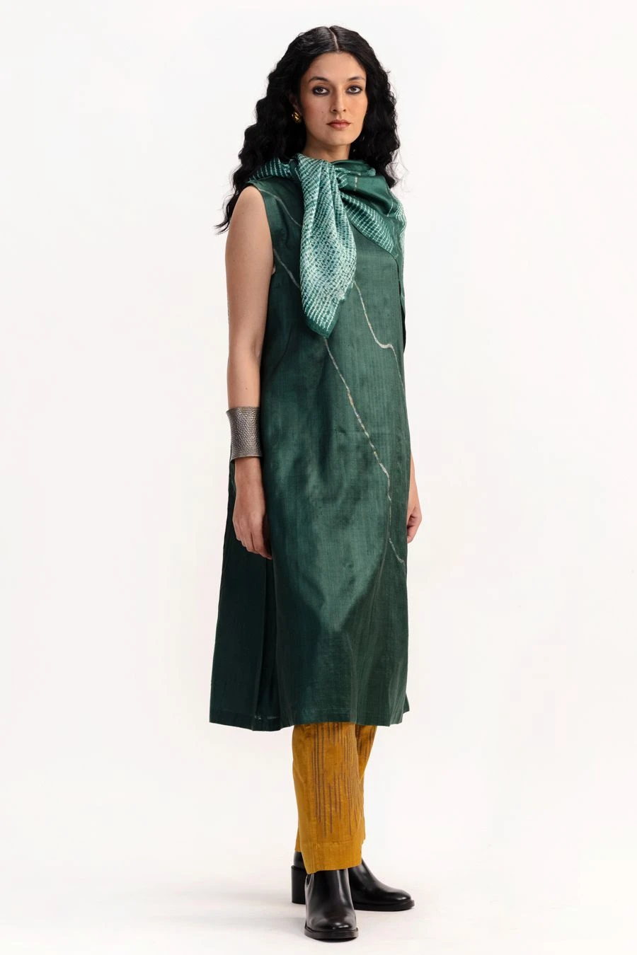 Medium Bottle Green Jamdani & Shibori Scarf 3 Medium Bottle Green Jamdani & Shibori Scarf