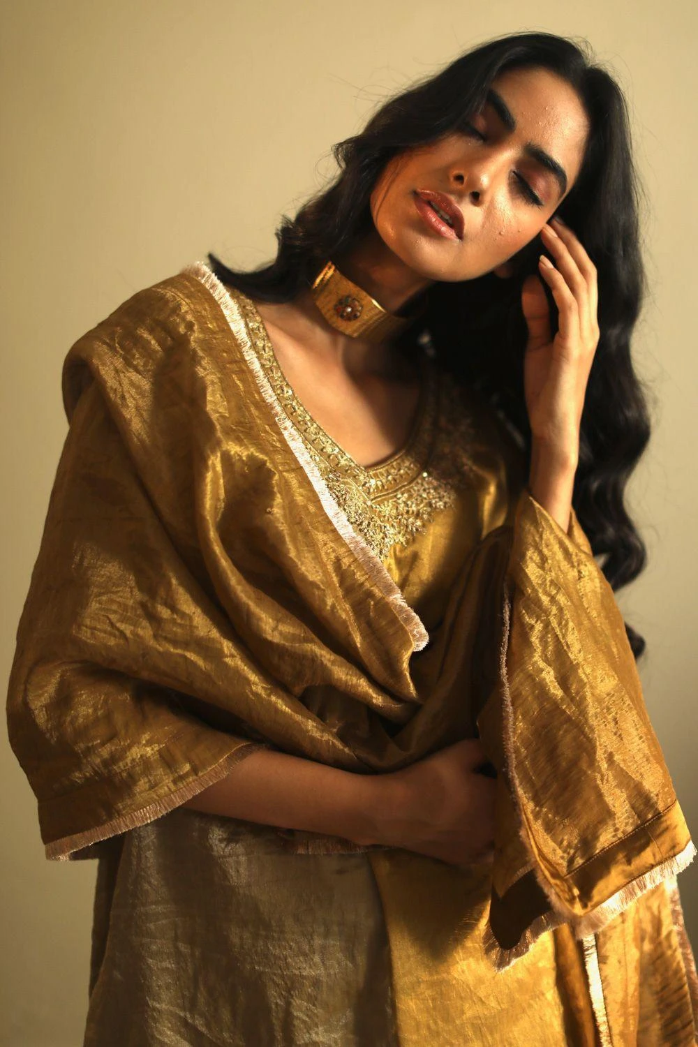 Shorshe Handloom Tissue Gold Stole 6 Shorshe Handloom Tissue Gold Stole - Image 4