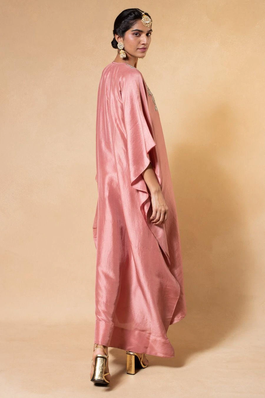 Jayanti Reddy Peach Zardosi Embroidered Kaftan 7 Jayanti Reddy Peach Zardosi Embroidered Kaftan - Image 5