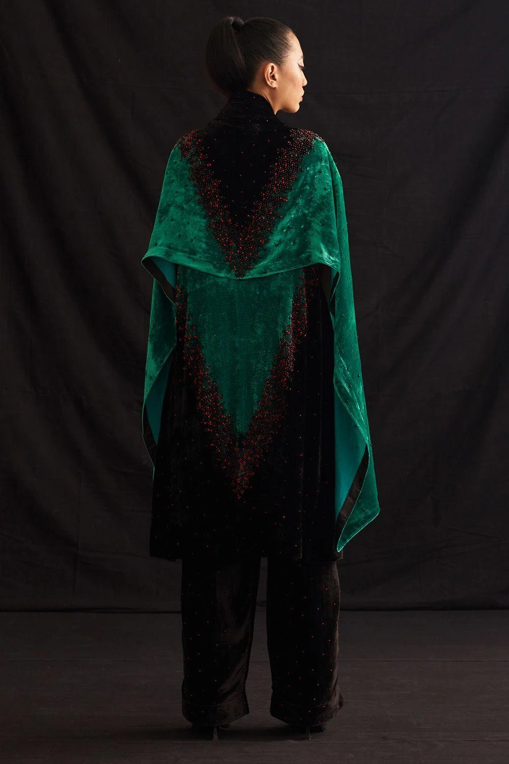 Amrich Loi Shibori Hand-embroidered Shawl 5 Amrich Loi Shibori Hand-embroidered Shawl - Image 3