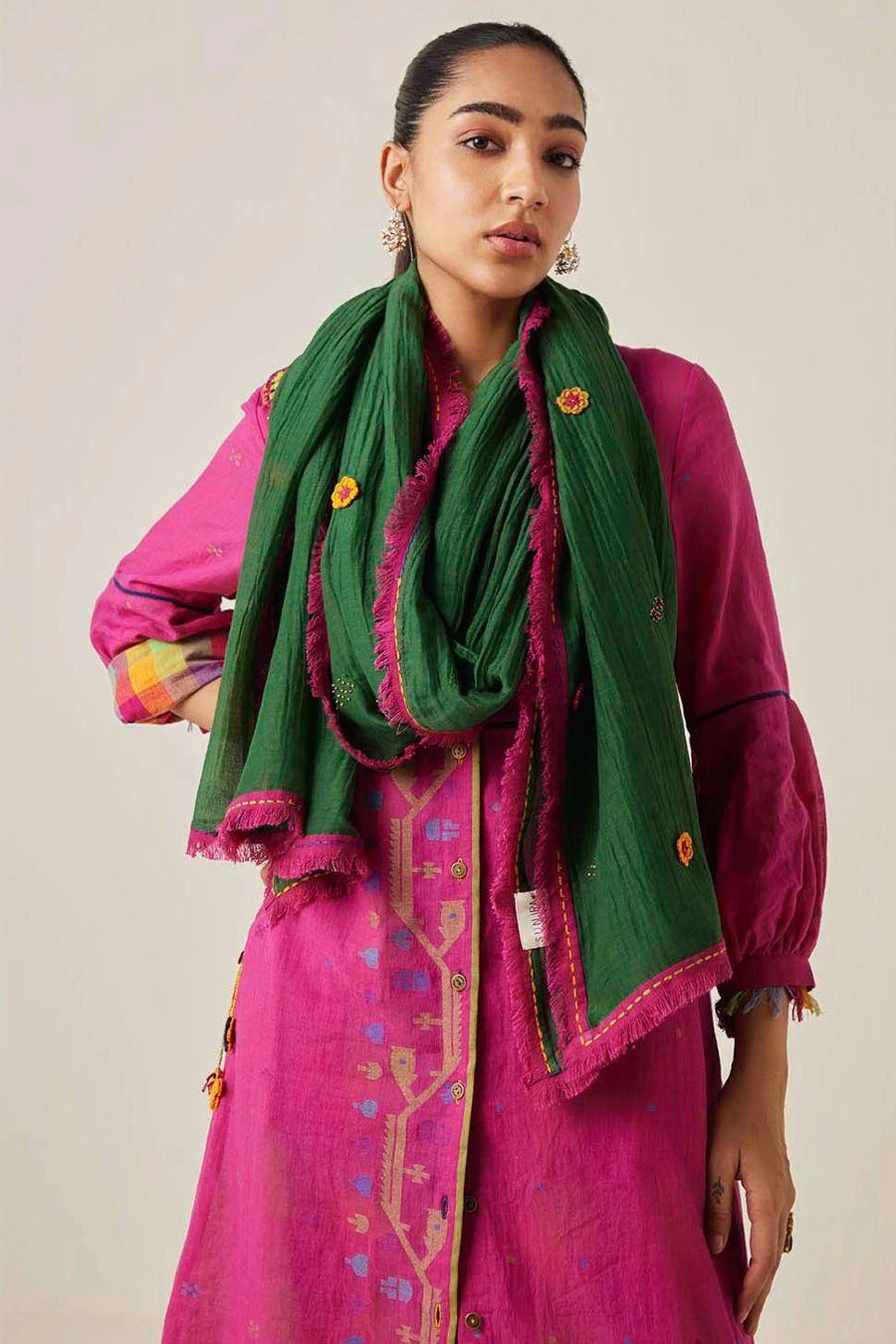 Sunira Designs Green Gulzaar Frayed Stole 8 Sunira Designs Green Gulzaar Frayed Stole - Image 6