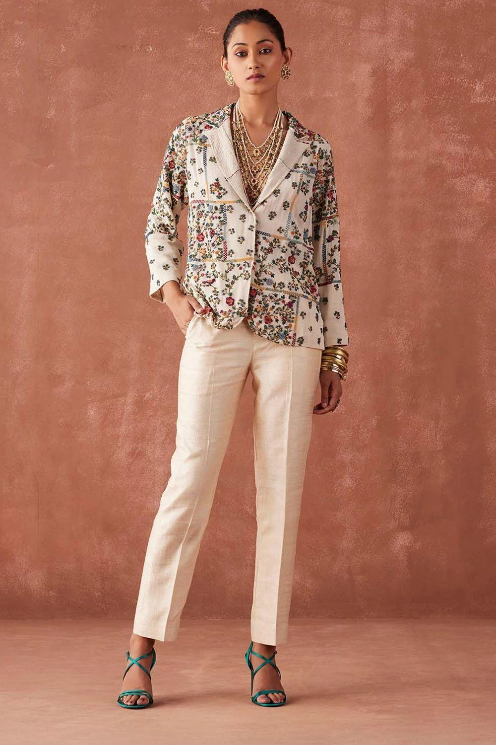 Sunira Designs Ivory Dhaaga Narrow Pants 3 Sunira Designs Ivory Dhaaga Narrow Pants