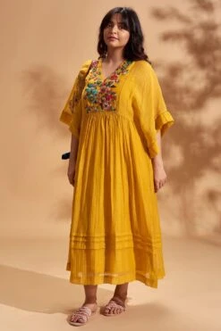 Half Full Curve Floral Cluster Dress