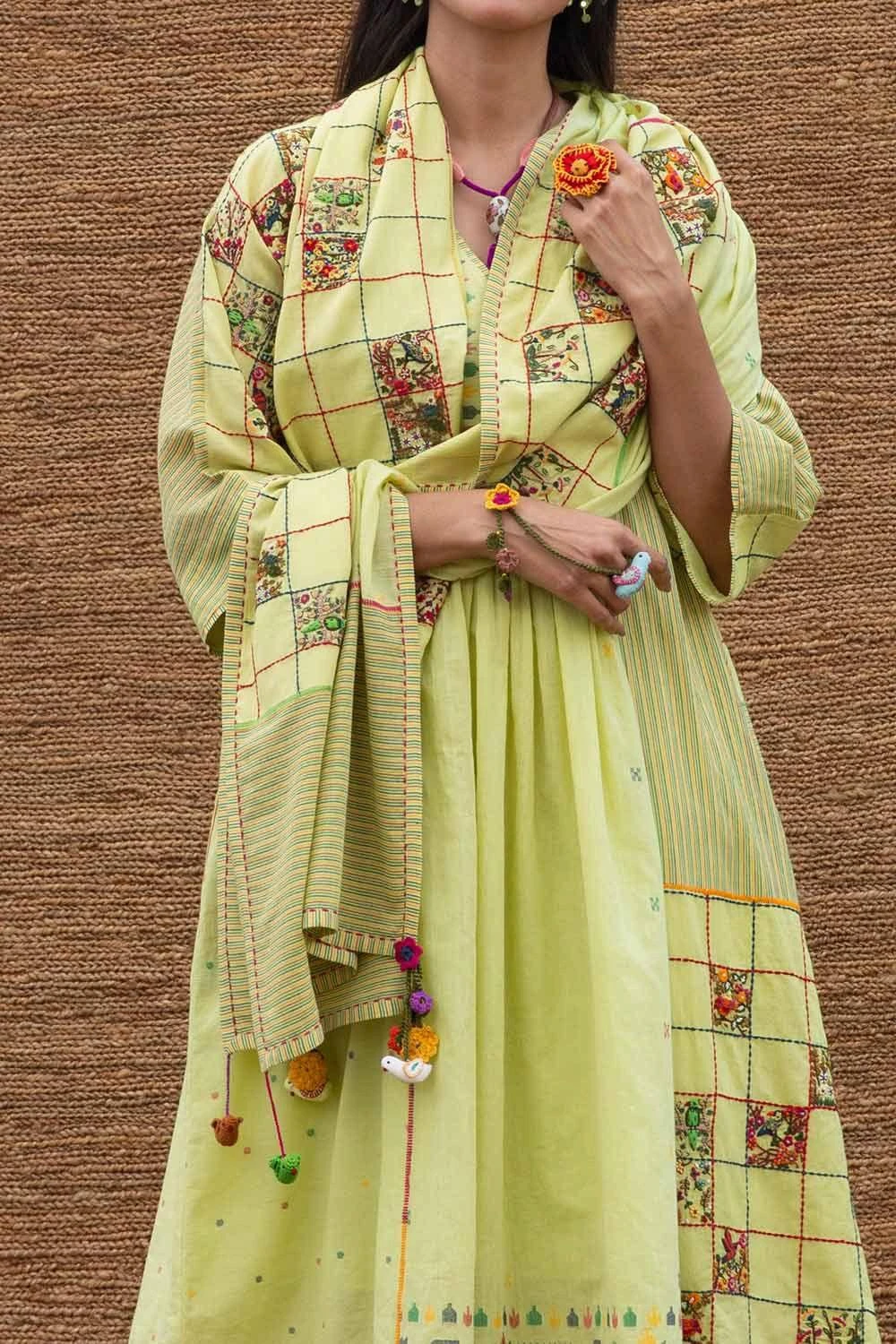 Sunira Designs Green Heavy Embroidered Stole 7 Sunira Designs Green Heavy Embroidered Stole - Image 5