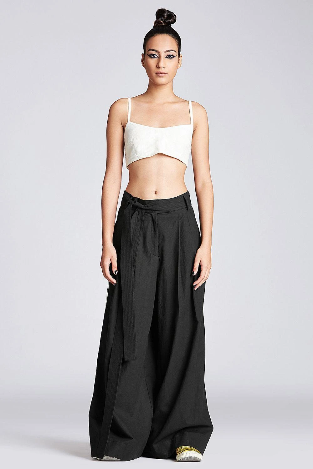 Chola Pleated Black Trousers With Belt 3 Chola Pleated Black Trousers With Belt